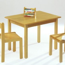 Necke Kindergartentisch / Tisch f�r Kinder / Kindertisch in Buche massiv