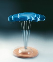 Mayer 1108 Pendelhocker mit ergonomisch geformten Sitz in perlsilber / buche / blau Mayer 1108 Pendelhocker mit ergonomisch geformten Sitz in perlsilber / buche / blau