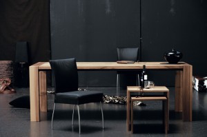 Jan Kurtz Beluga Tisch / Esstisch in Nussbaum massiv ge�lt 180 x 76 x 95 