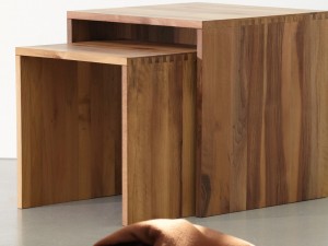 Jan Kurtz Cubus Hocker in Nu�baum massiv ge�lt / gewachst 50 x 50 x 50 