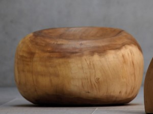 Jan Kurtz AJALA Hocker Suar massiv Jan Kurtz AJALA Hocker Suar massiv