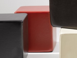 Jan Kurtz SITTING Sitzw�rfel in Leder rot, schwarz, braun oder vanille nach Wahl