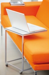 Jan Kurtz MACRODESK Laptop-Beistelltisch auf Rollen 52,5 x 40 x 40