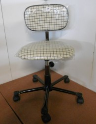 Mayer 2224 Drehstuhl Jugenddrehstuhl Stoff KARO braun Mayer 2224 Drehstuhl Jugenddrehstuhl Stoff KARO braun