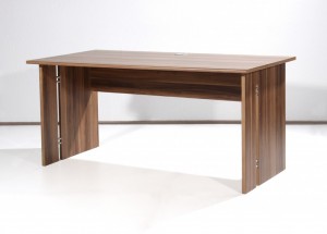 Chef Schreibtisch mit Wangen-Fuß in Walnuss 160 x 75 x 80 Chef Schreibtisch mit Wangen-Fuß in Walnuss 160 x 75 x 80