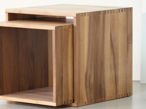 Jan Kurtz Cubus Sitz-Würfel / Würfel / Stapel-Würfel in Nußbaum massiv geölt / gewachst 50 x 50 x 50 Jan Kurtz Cubus Sitz-Würfel / Würfel / Stapel-Würfel in Nußbaum massiv geölt / gewachst 50 x 50 x 50