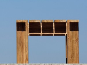 Jan Kurtz BATTEN Beistelltisch recyceltes teak 38 x 57 54 Jan Kurtz BATTEN Beistelltisch recyceltes teak 38 x 57 54
